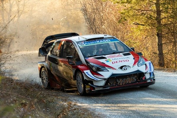 Comment les matériaux de haute résistance utilisés dans les barres anti-roulis contribuent-ils à la sécurité des véhicules de course?